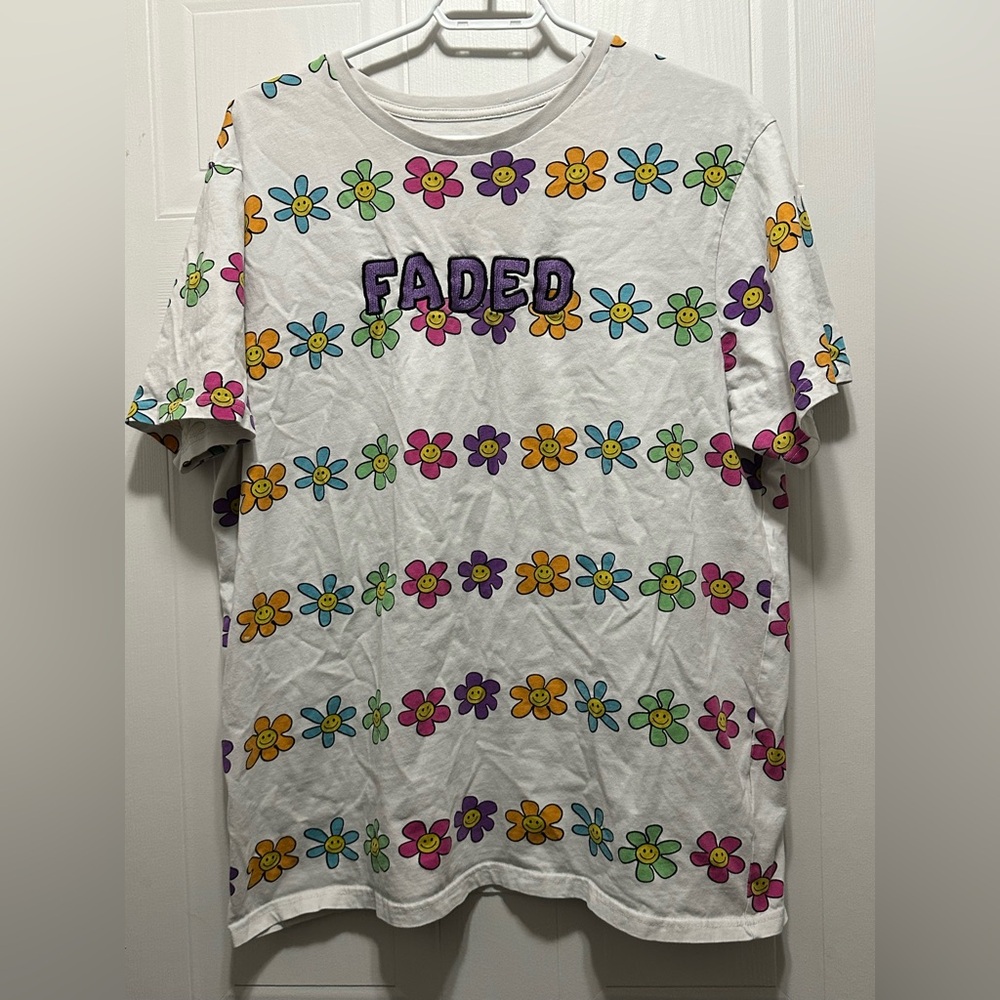 Amnesia Tshirt - hippy style - Faded